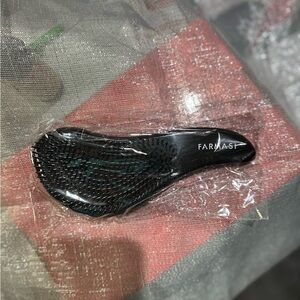Farmasi Black Detangling Hair Brush